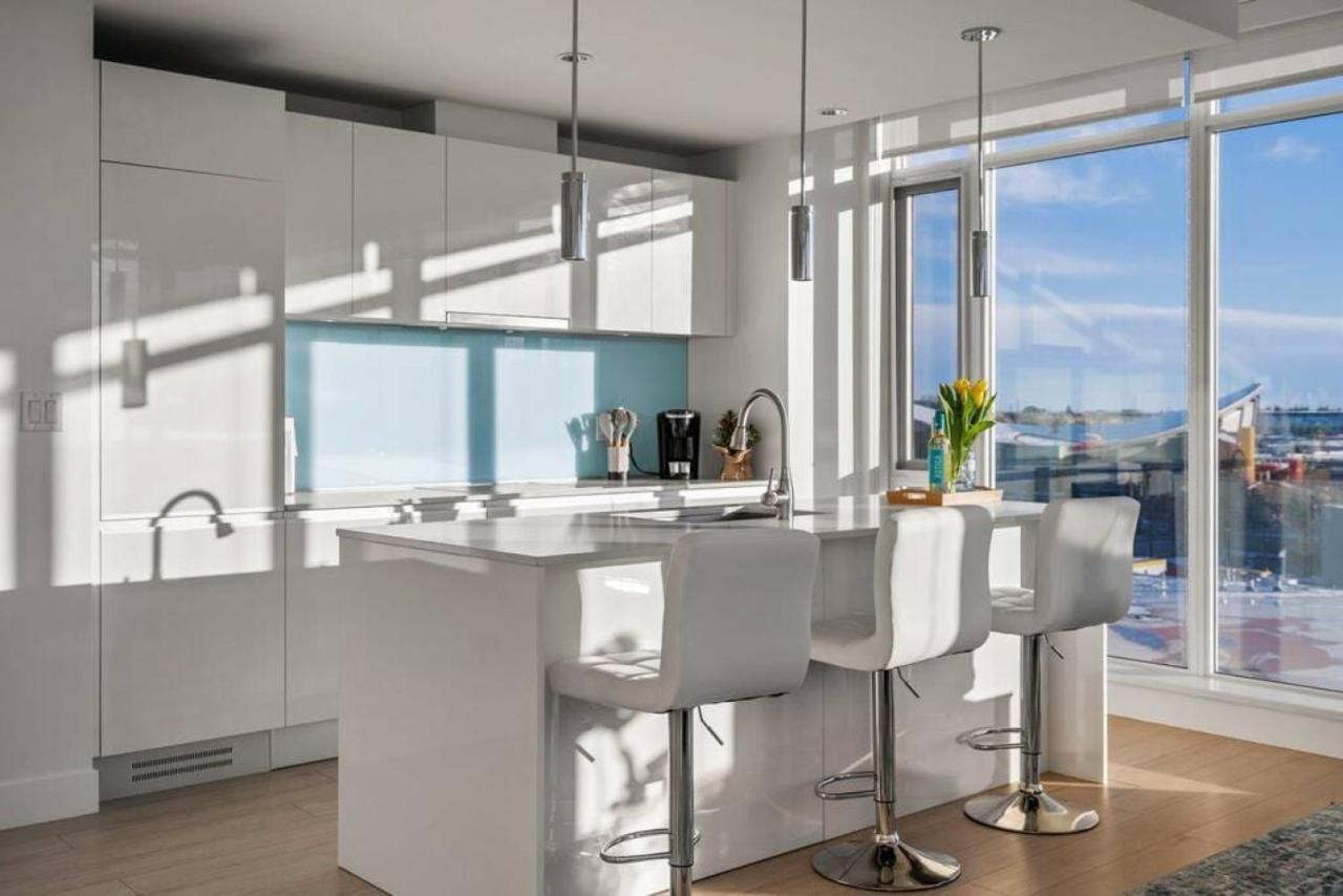 YYC Luxury Apartment On The 9Th Floor Near Stampede, Complimentary Wine, 2 Car Ug Parking מראה חיצוני תמונה