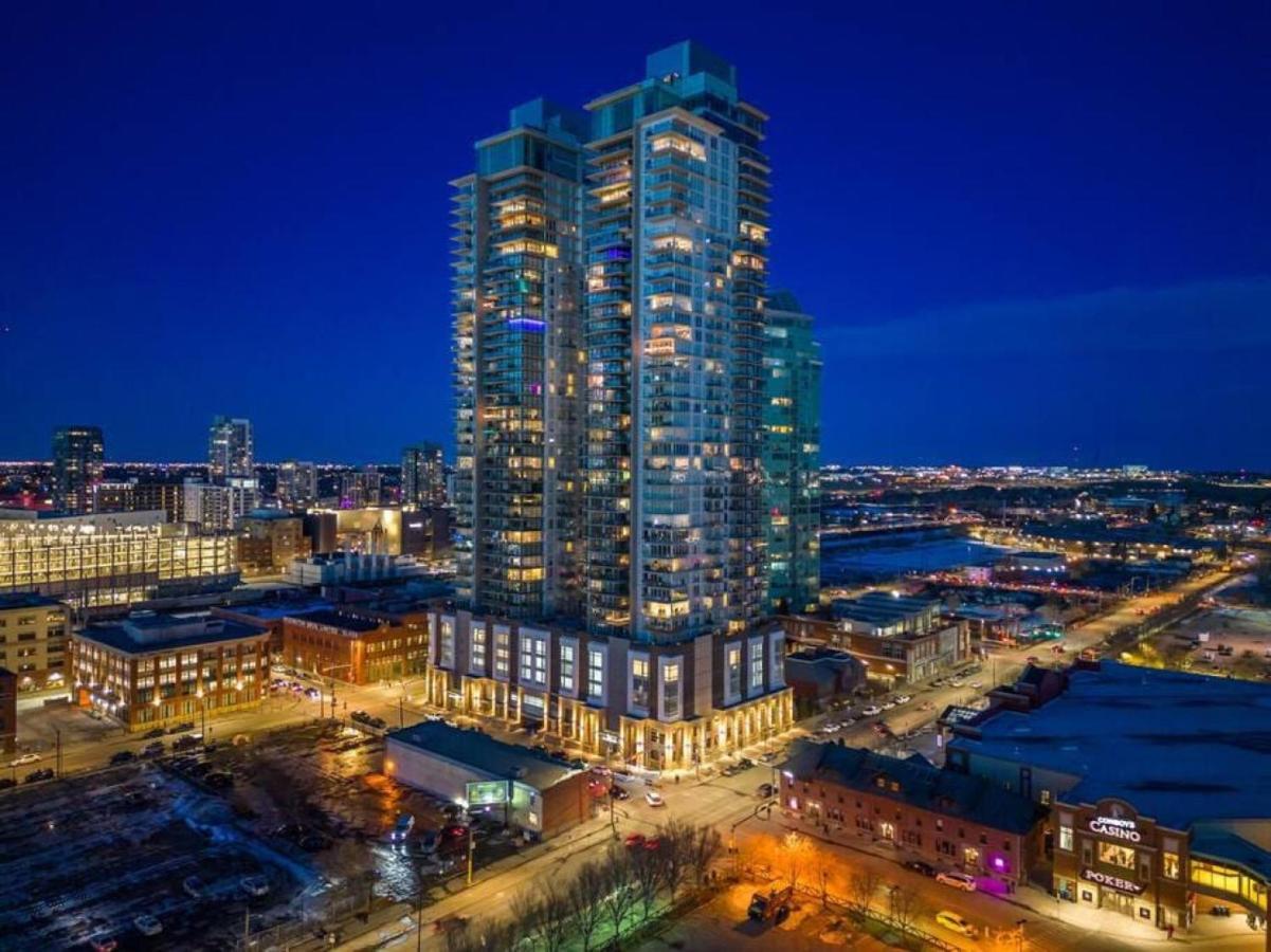 YYC Luxury Apartment On The 9Th Floor Near Stampede, Complimentary Wine, 2 Car Ug Parking מראה חיצוני תמונה