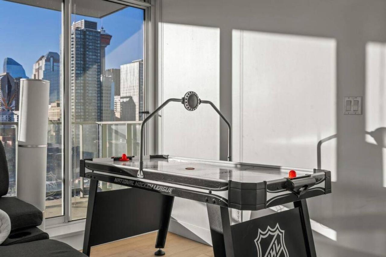 YYC Luxury Apartment On The 9Th Floor Near Stampede, Complimentary Wine, 2 Car Ug Parking מראה חיצוני תמונה