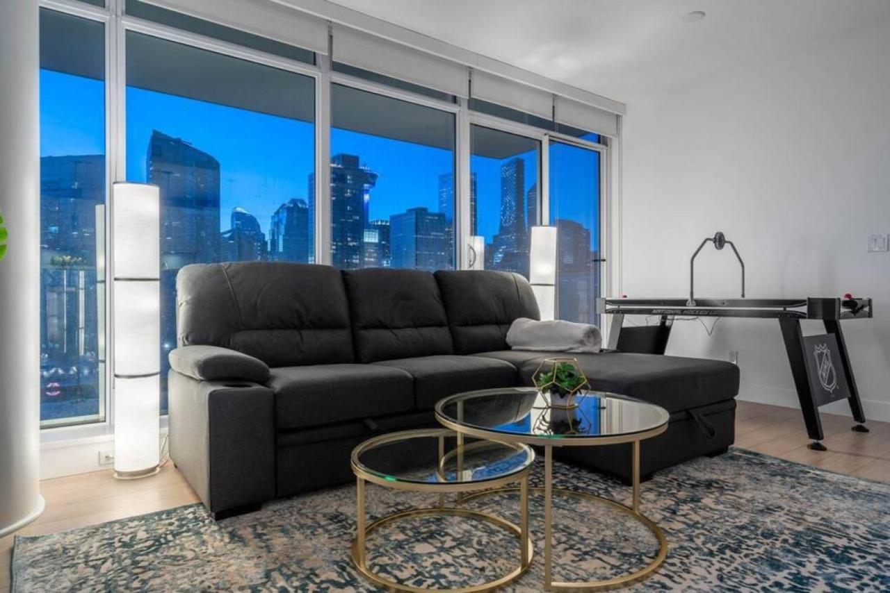 YYC Luxury Apartment On The 9Th Floor Near Stampede, Complimentary Wine, 2 Car Ug Parking מראה חיצוני תמונה