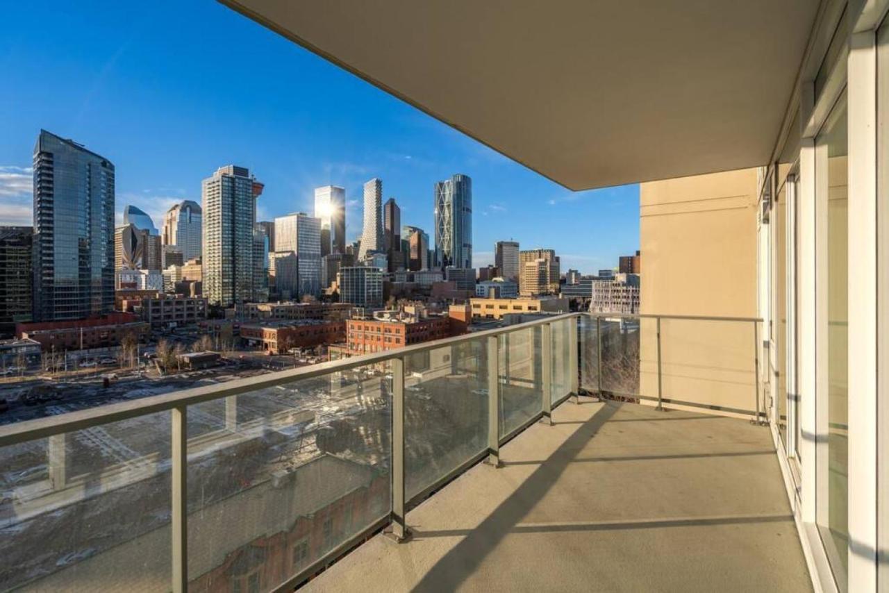 YYC Luxury Apartment On The 9Th Floor Near Stampede, Complimentary Wine, 2 Car Ug Parking מראה חיצוני תמונה