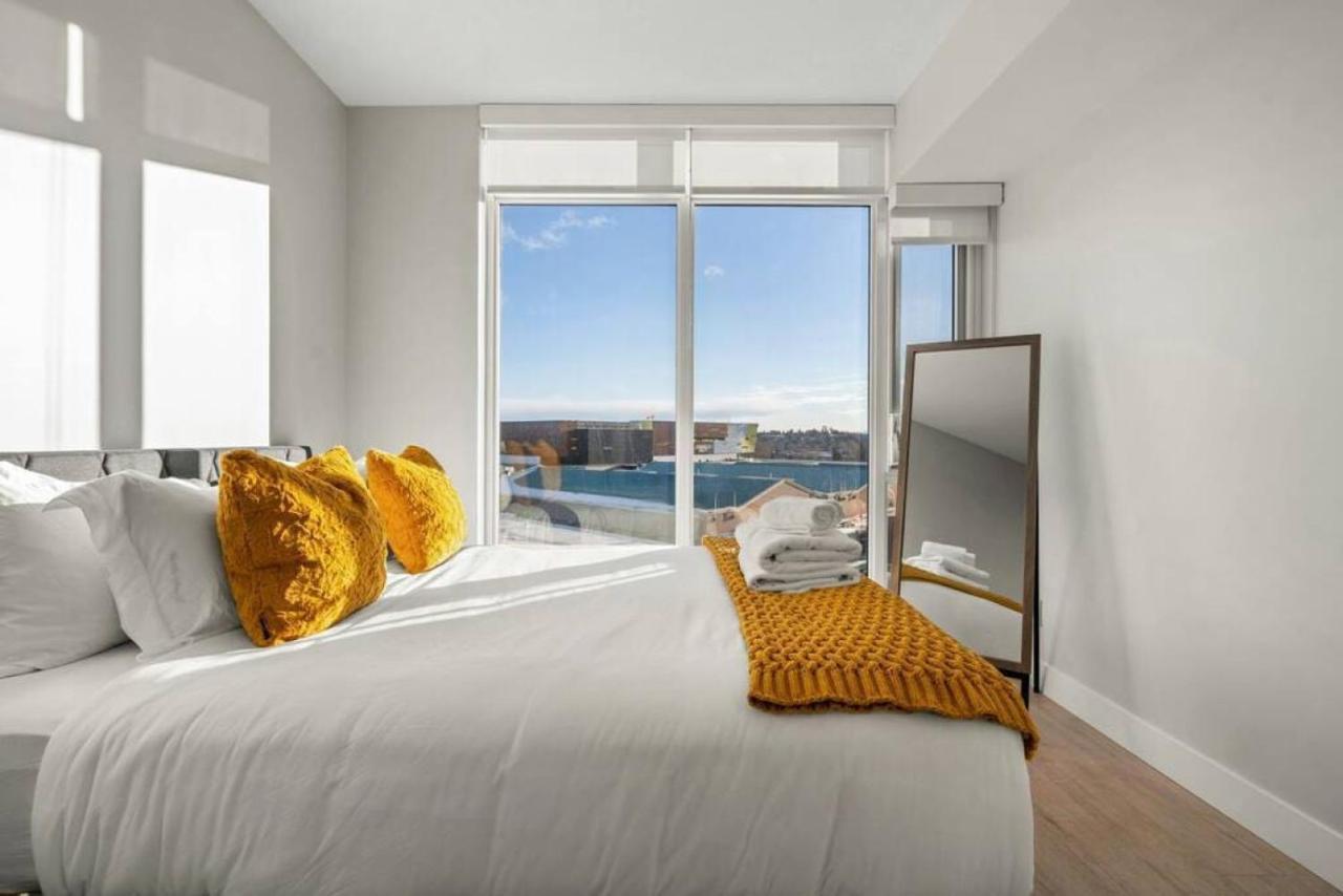 YYC Luxury Apartment On The 9Th Floor Near Stampede, Complimentary Wine, 2 Car Ug Parking מראה חיצוני תמונה