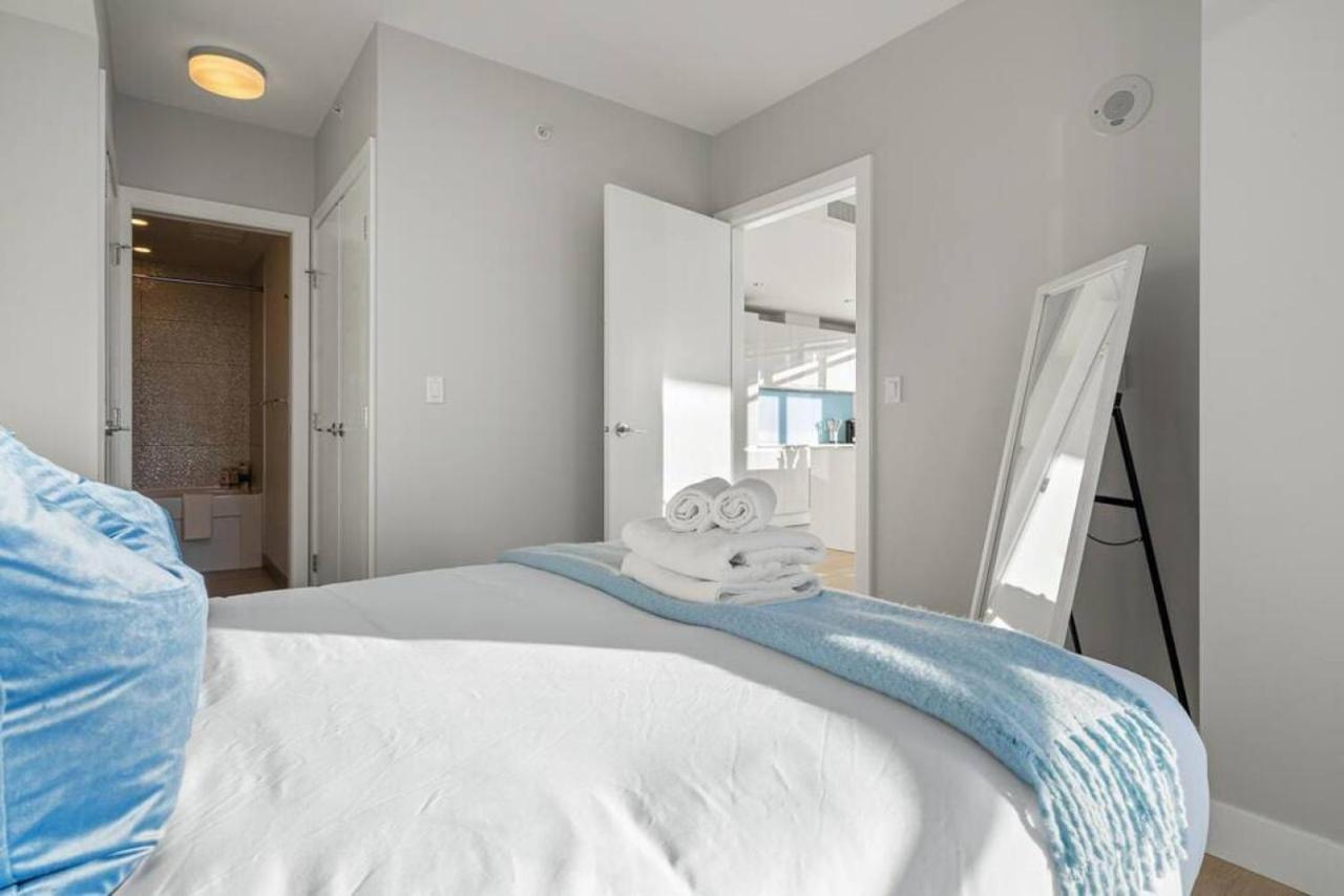 YYC Luxury Apartment On The 9Th Floor Near Stampede, Complimentary Wine, 2 Car Ug Parking מראה חיצוני תמונה