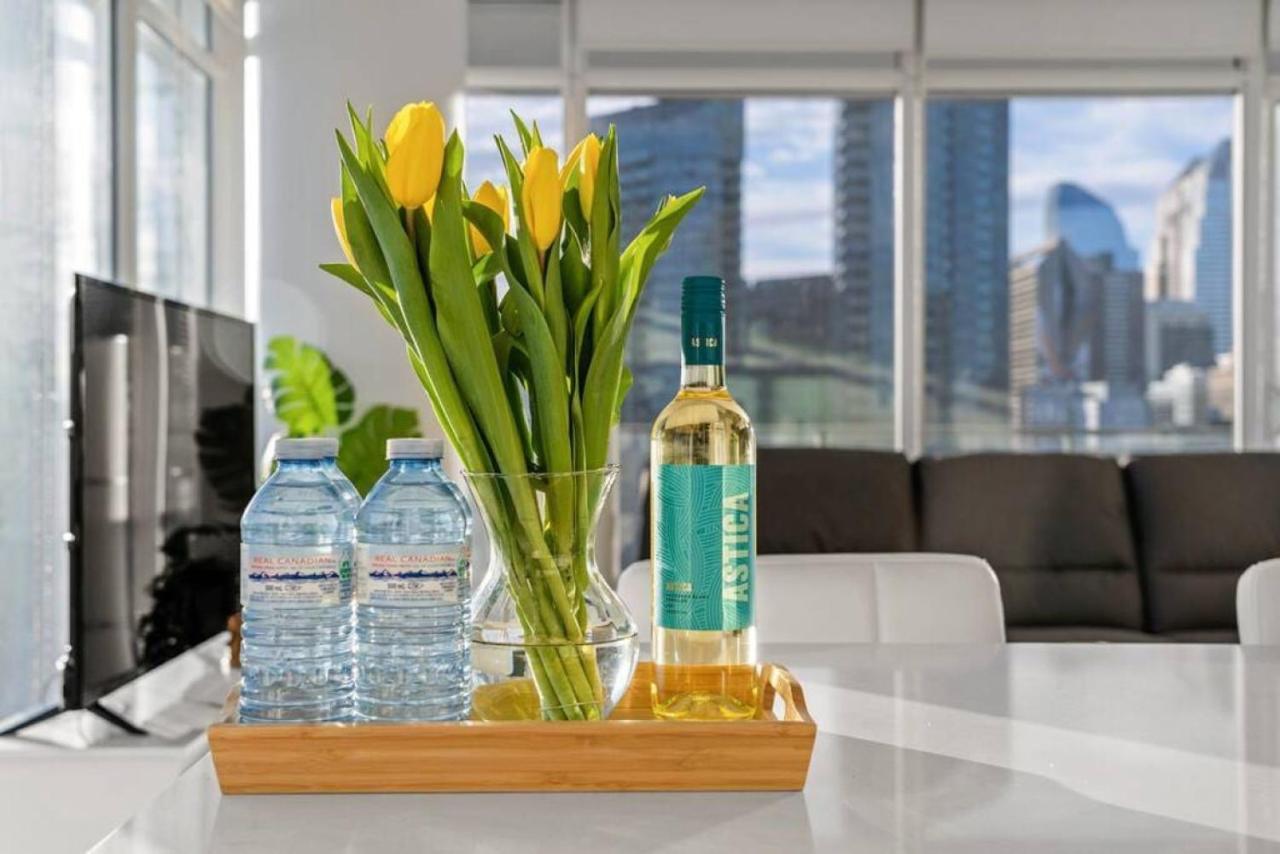 YYC Luxury Apartment On The 9Th Floor Near Stampede, Complimentary Wine, 2 Car Ug Parking מראה חיצוני תמונה