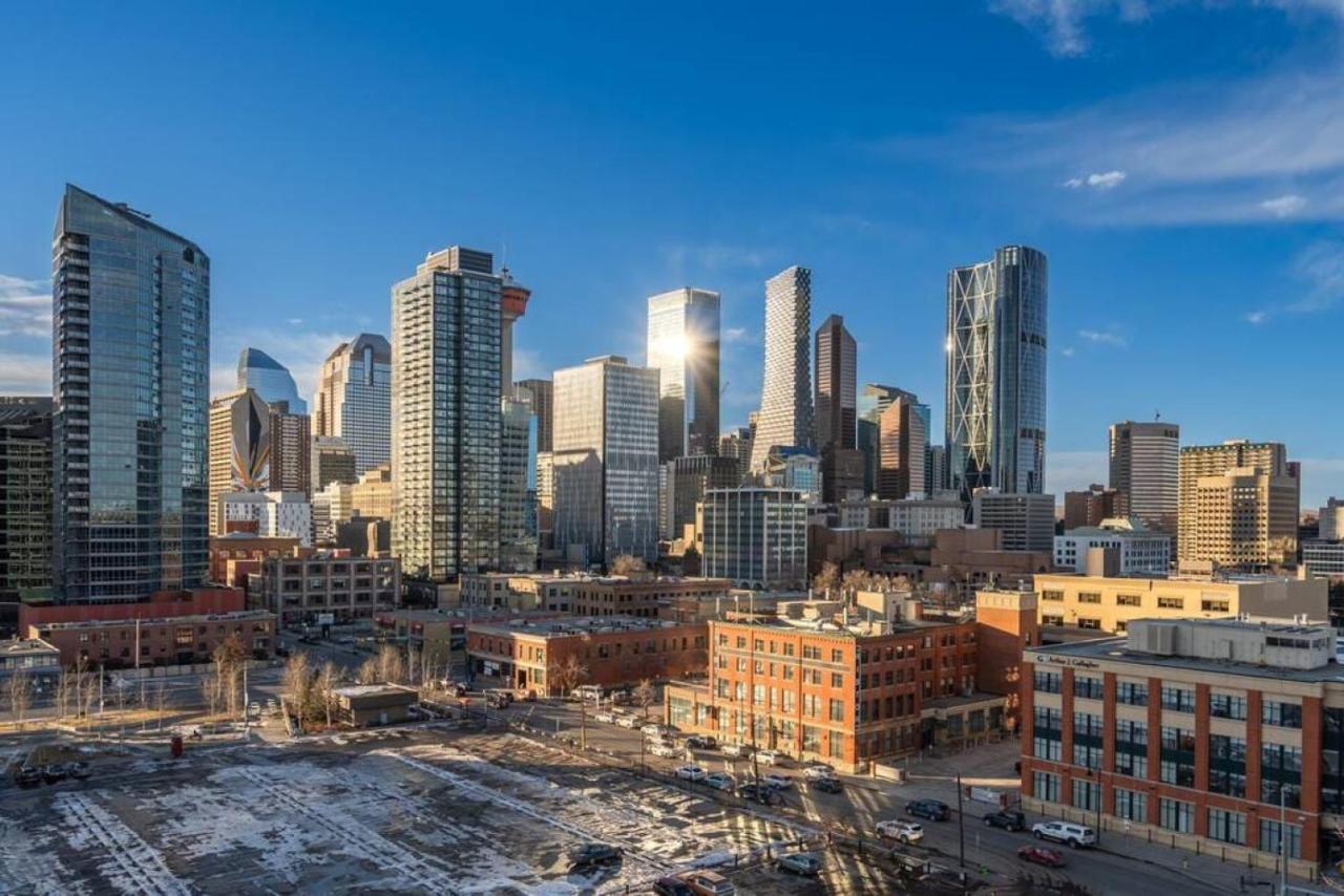 YYC Luxury Apartment On The 9Th Floor Near Stampede, Complimentary Wine, 2 Car Ug Parking מראה חיצוני תמונה