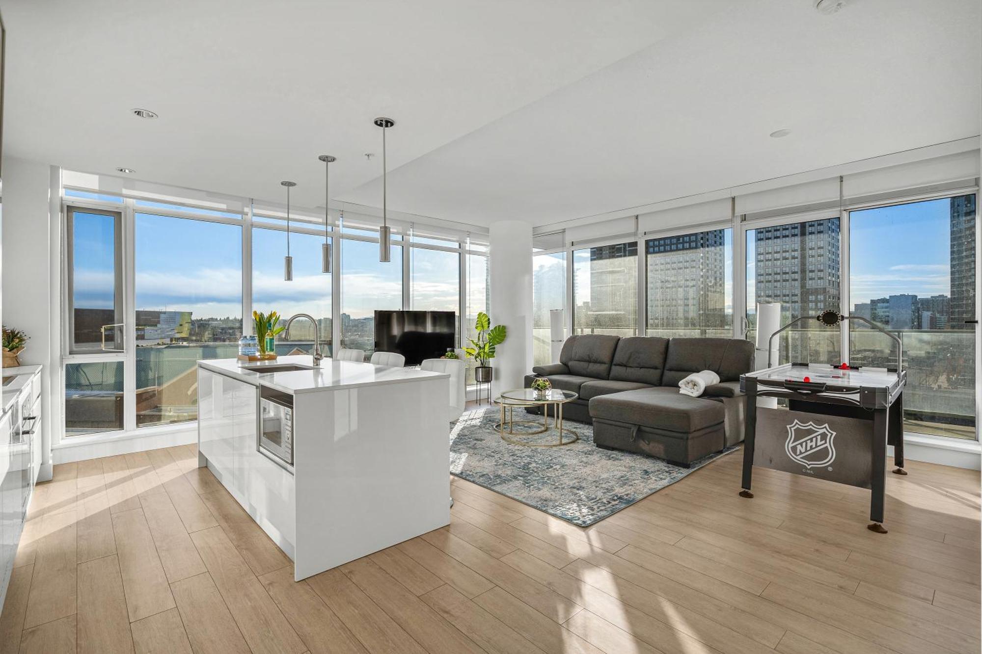 YYC Luxury Apartment On The 9Th Floor Near Stampede, Complimentary Wine, 2 Car Ug Parking מראה חיצוני תמונה